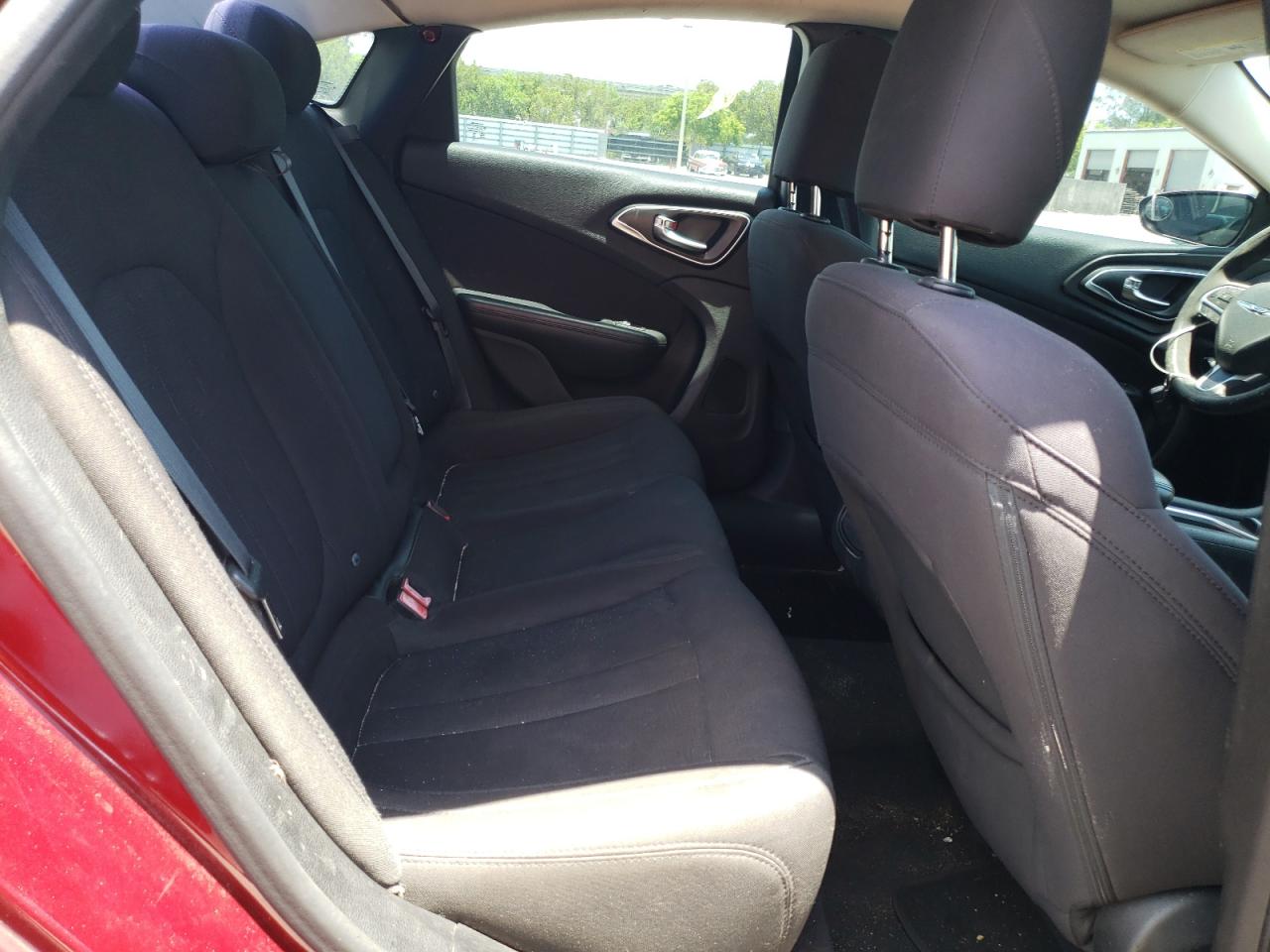 Chrysler 200 Limited Image 8