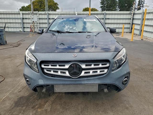 Mercedes-Benz GLA 250 Image 8