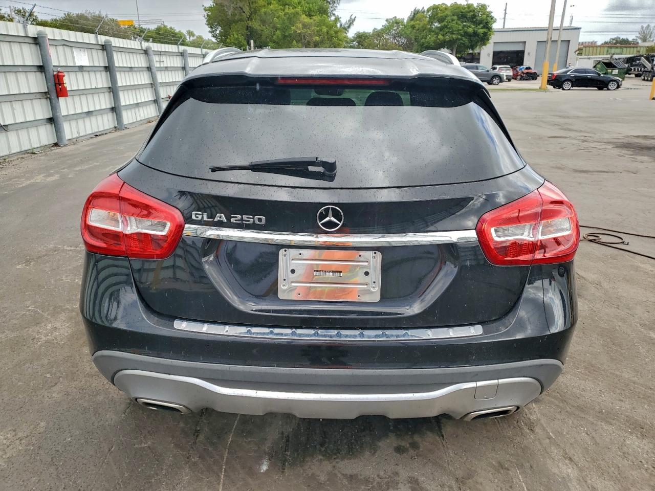 Mercedes-Benz GLA 250 Image 2