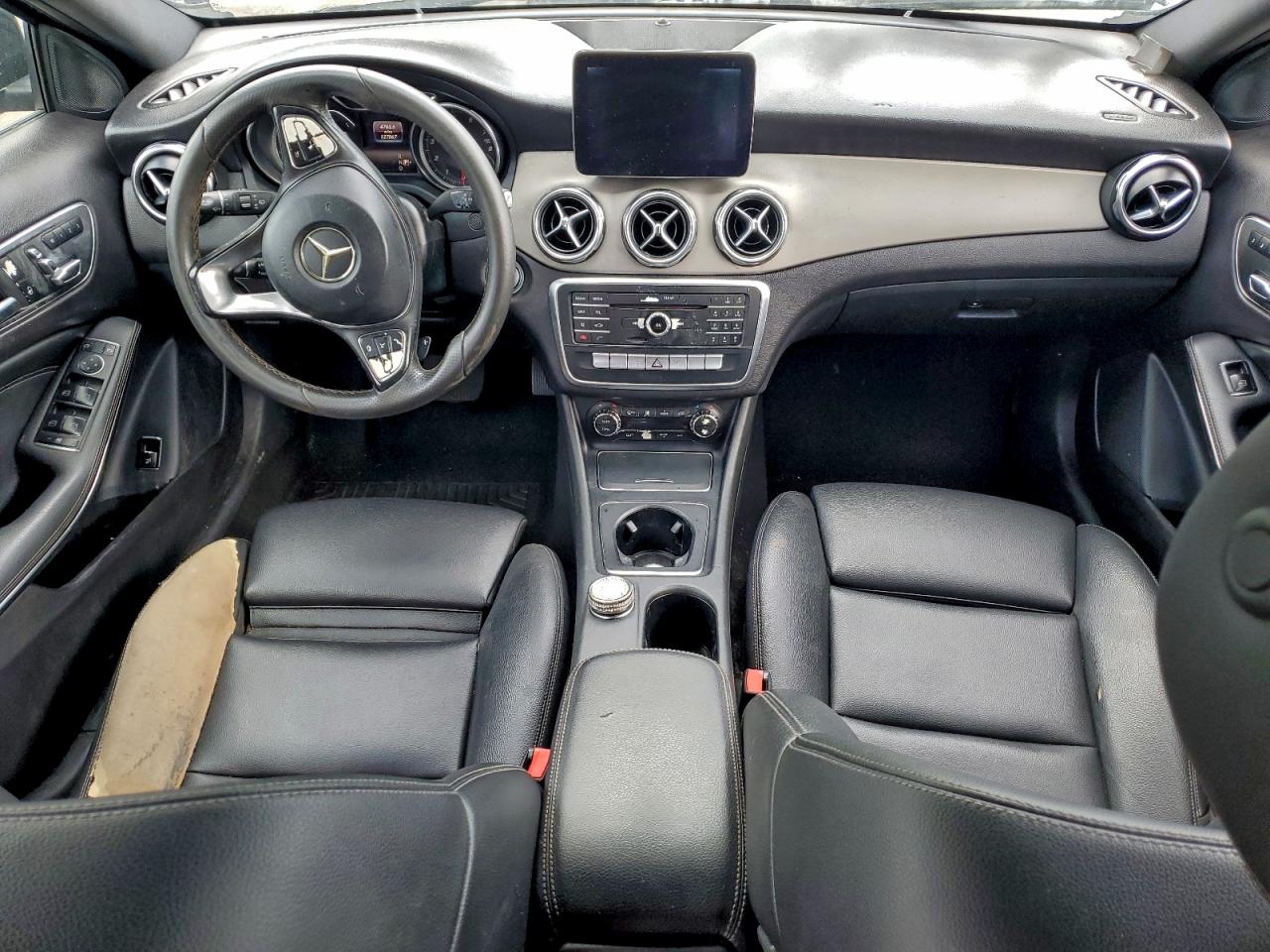 Mercedes-Benz GLA 250 Image 7