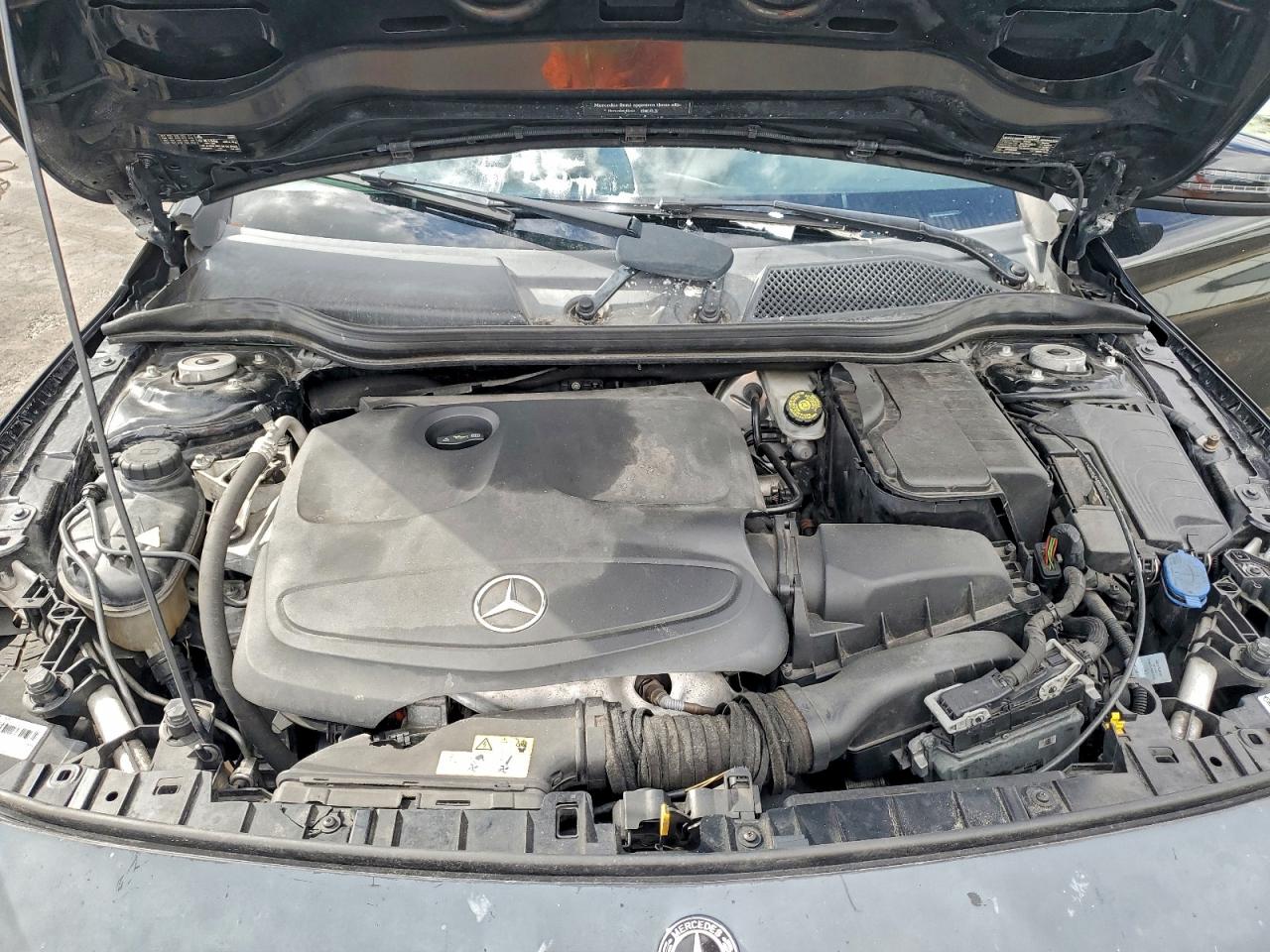 Mercedes-Benz GLA 250 Image 11