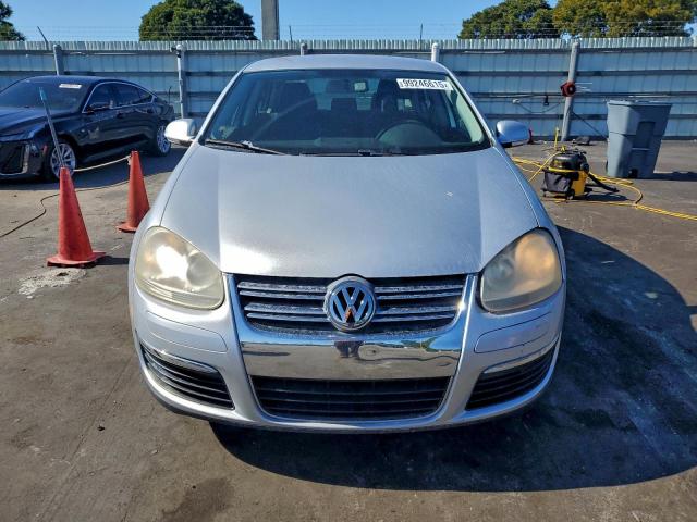 Volkswagen Jetta S Image 7