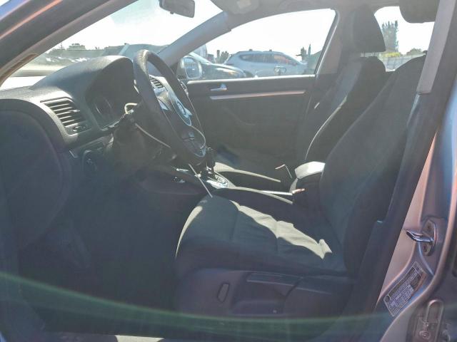 Volkswagen Jetta S Image 9