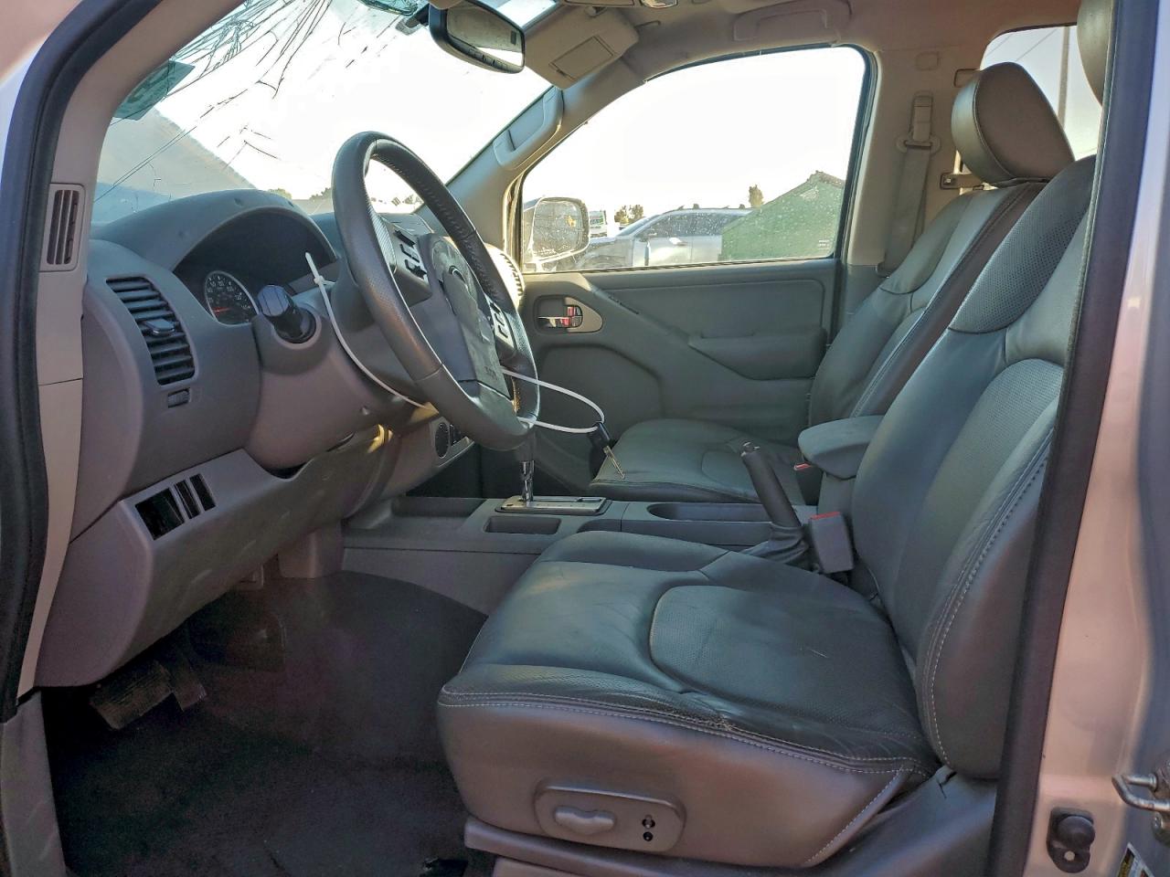 Nissan Frontier S Image 4