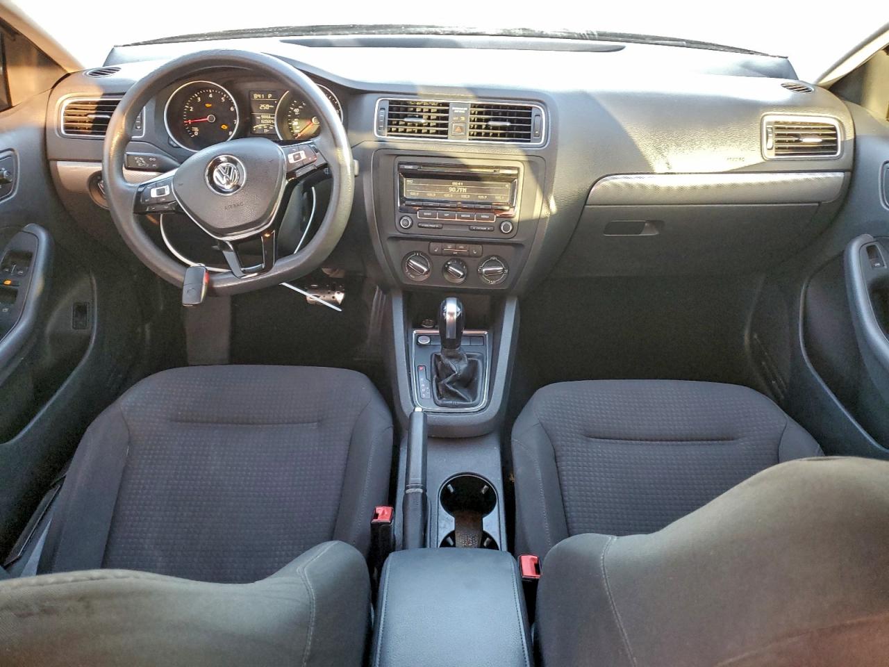 Volkswagen Jetta Se Image 4