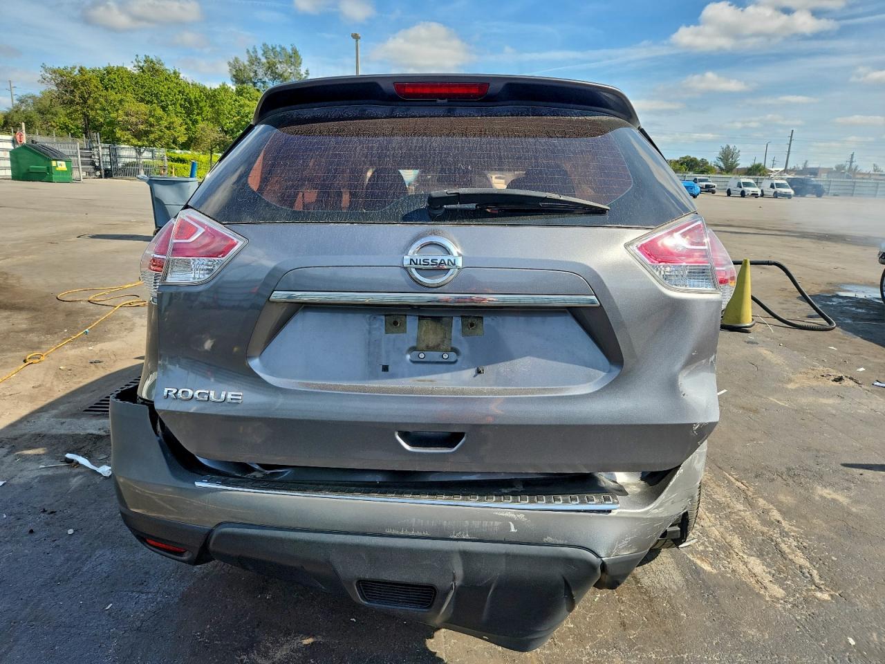 Nissan Rogue S Image 9