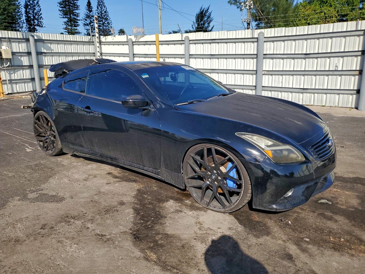 INFINITI G37 Base Image 4