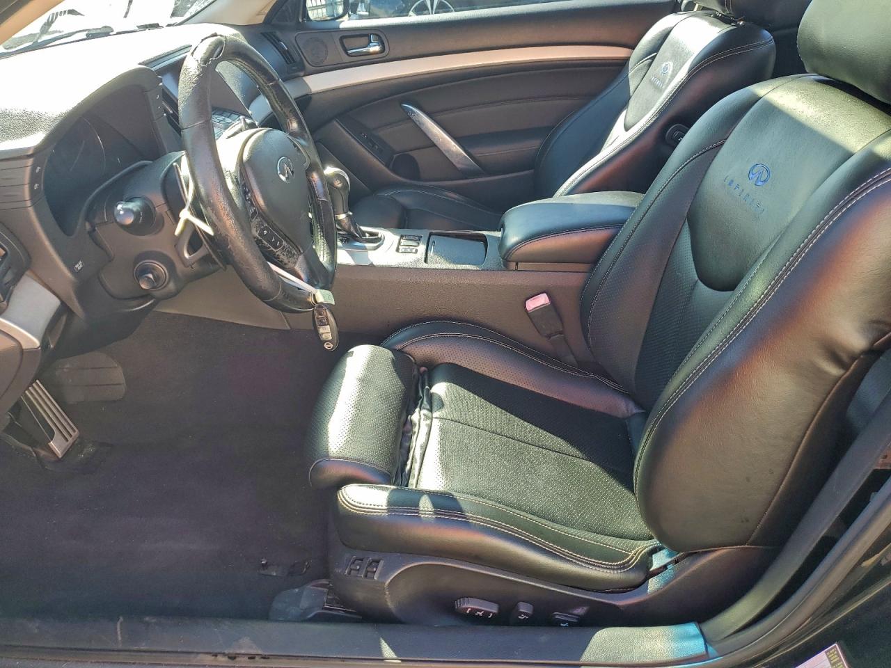 INFINITI G37 Base Image 7