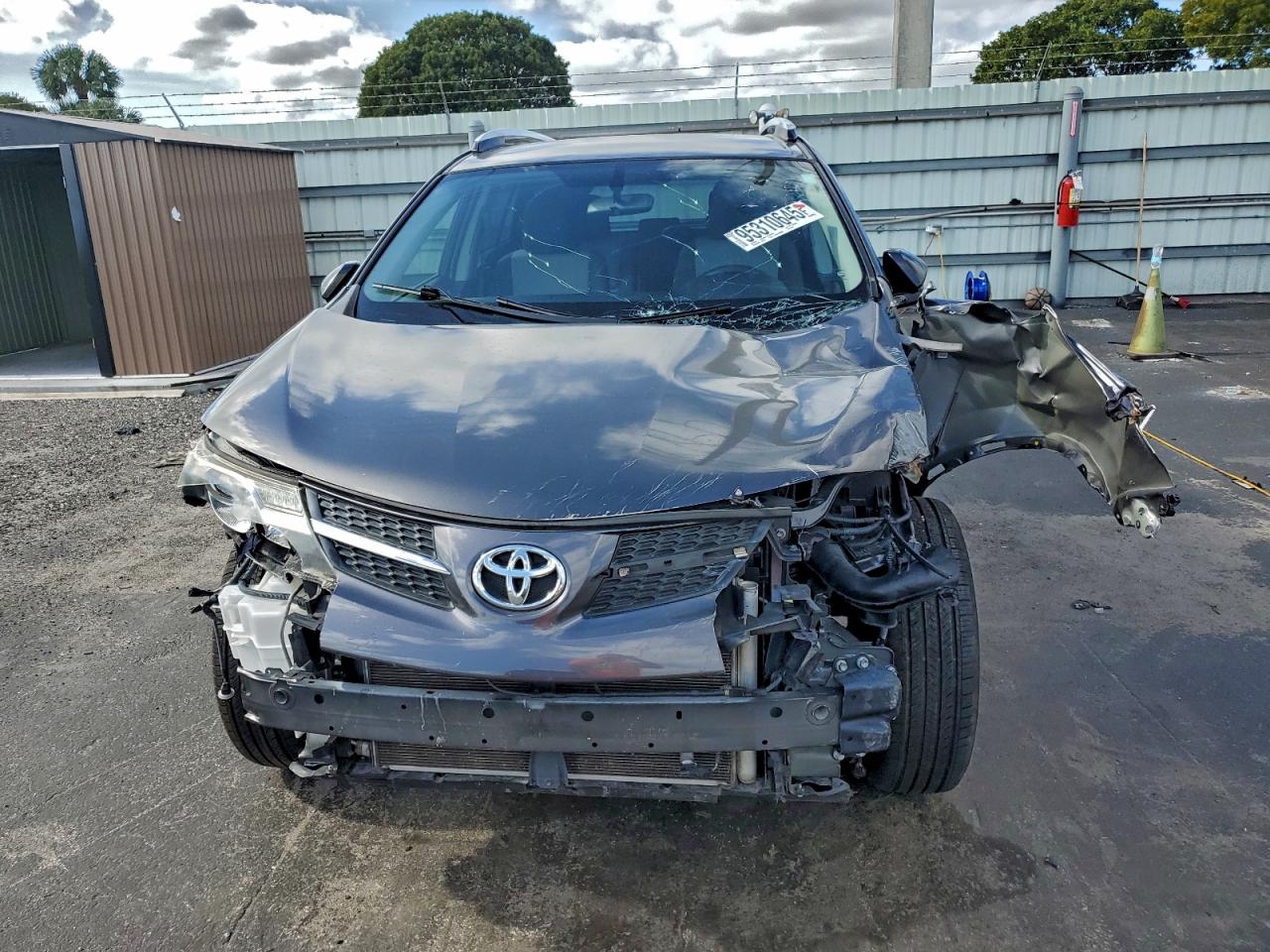 Toyota RAV4 Le Image 5