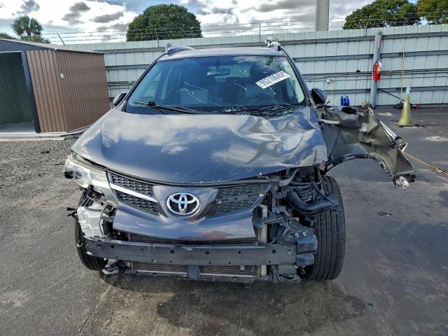 Toyota RAV4 Le Image 5