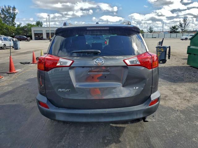 Toyota RAV4 Le Image 4