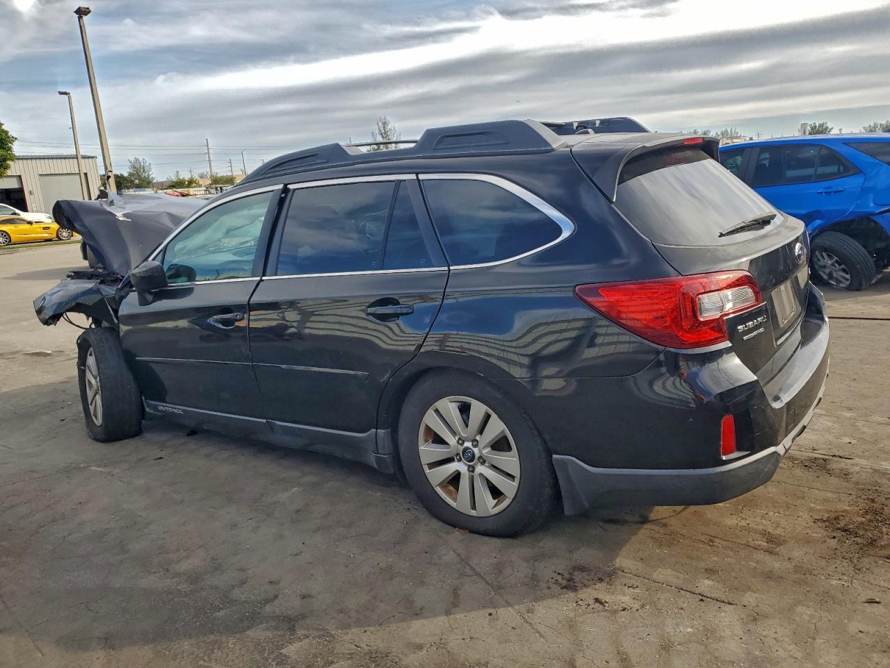 Subaru Outback 2.5i Premium Image 2