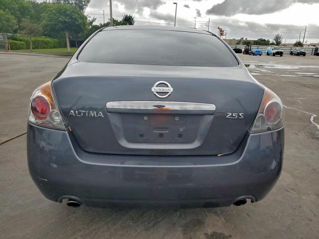 Nissan Altima 2.5 Image 4