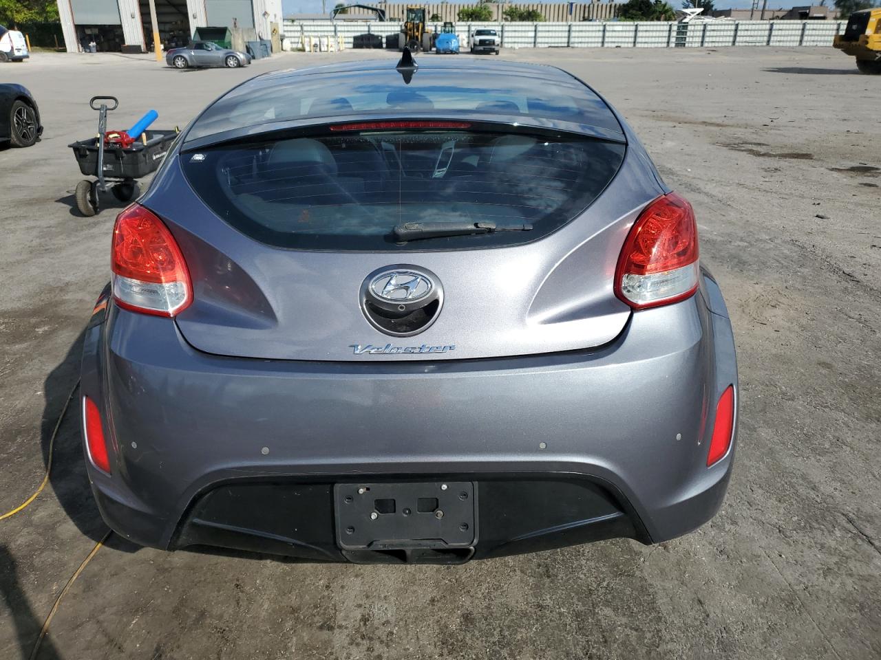 Hyundai VELOSTER Image 6