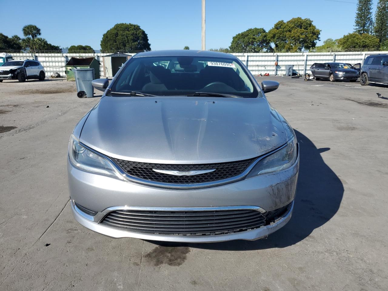 Chrysler 200 Limited Image 3