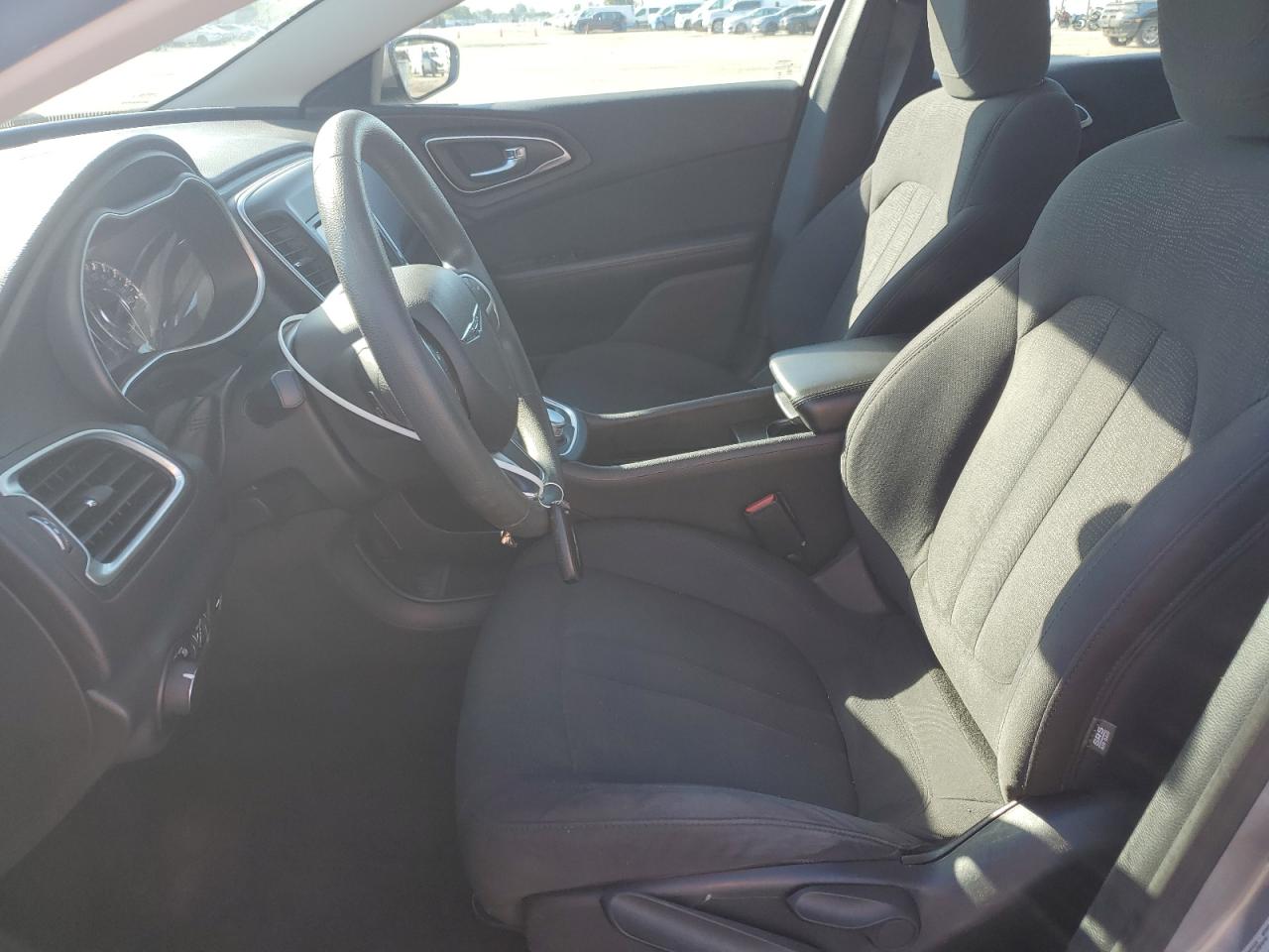 Chrysler 200 Limited Image 6