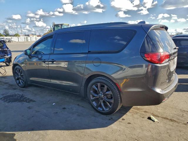 Chrysler Pacifica Limited Image 8