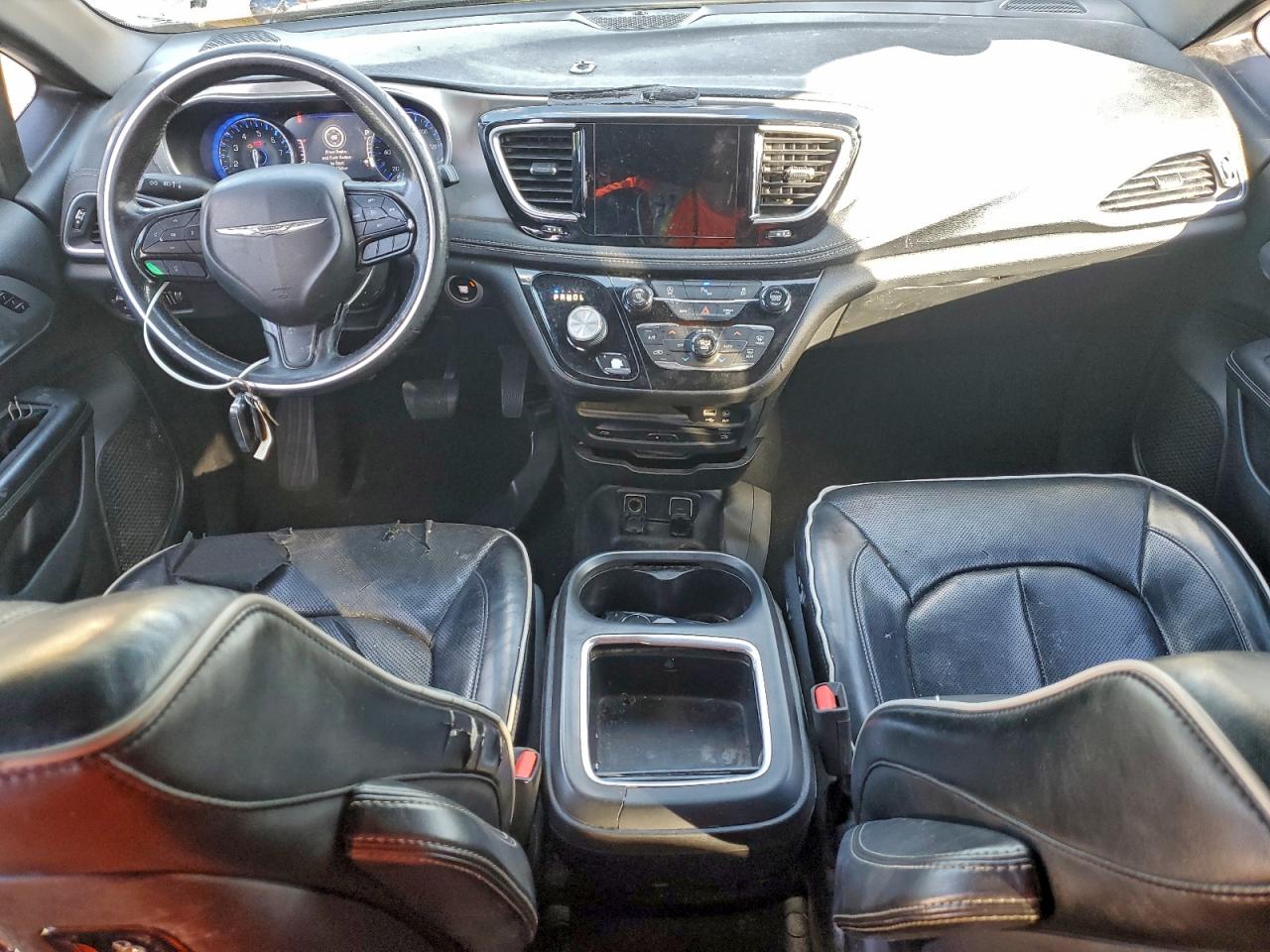 Chrysler Pacifica Limited Image 9