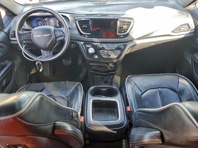 Chrysler Pacifica Limited Image 9