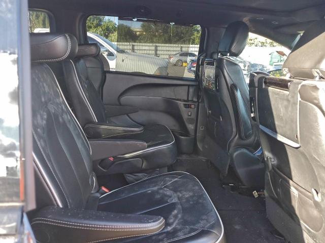 Chrysler Pacifica Limited Image 2