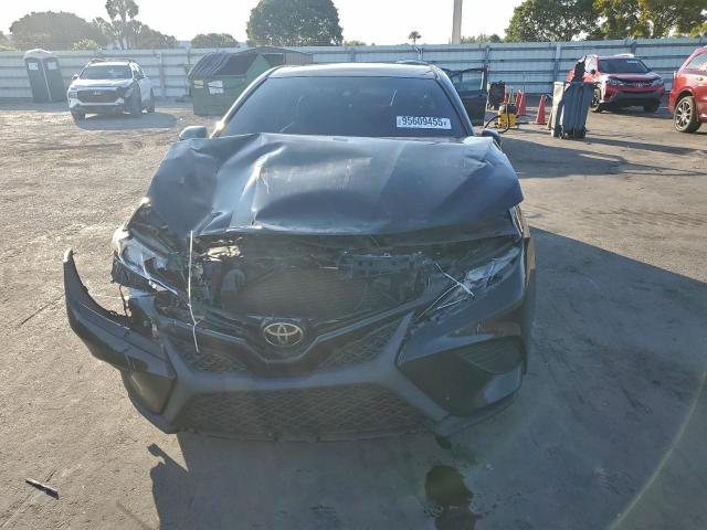 Toyota Camry L Image 3