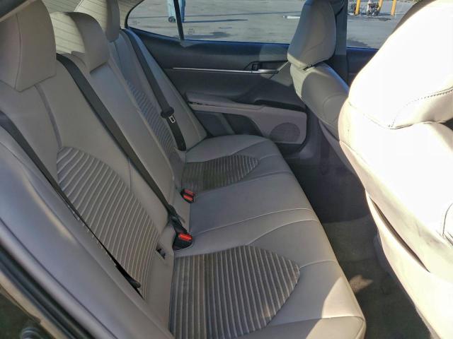 Toyota Camry L Image 7