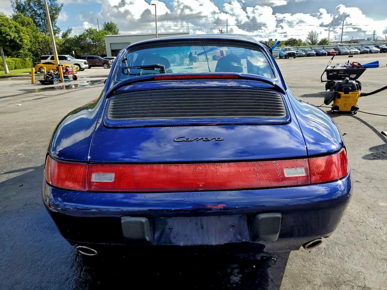 Porsche 911 Carrera 2 Image 2