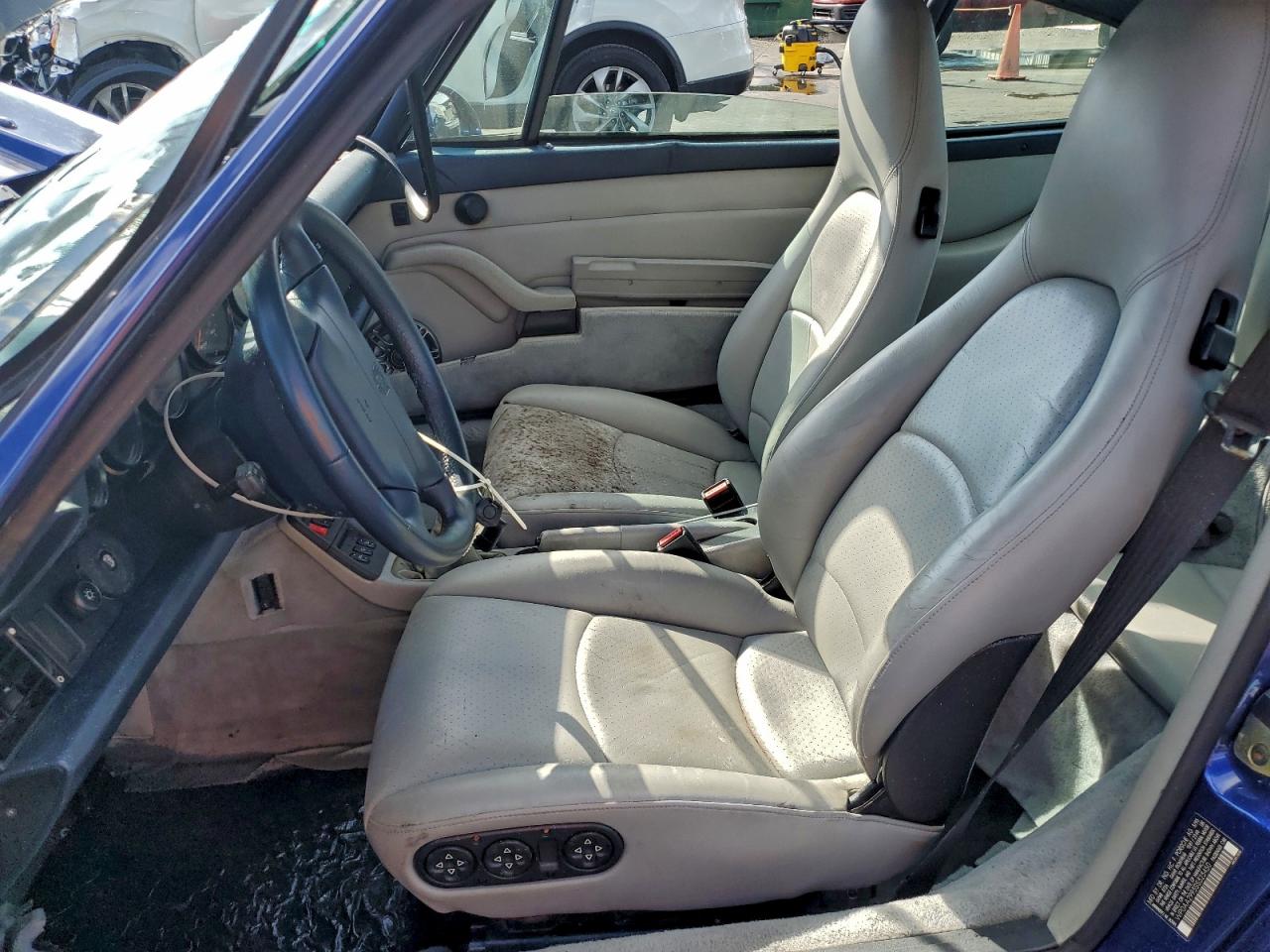 Porsche 911 Carrera 2 Image 5