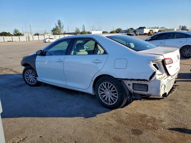 Toyota Camry Base Image 3