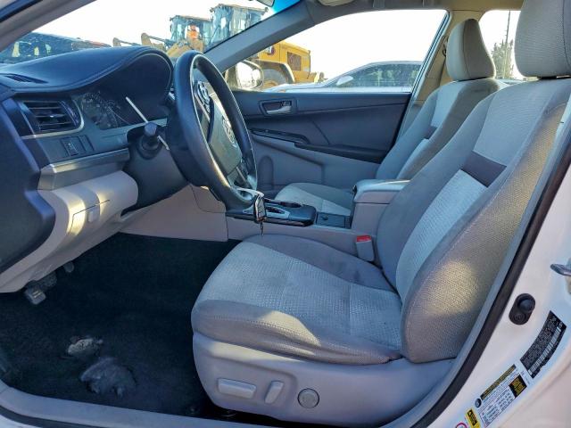 Toyota Camry Base Image 8