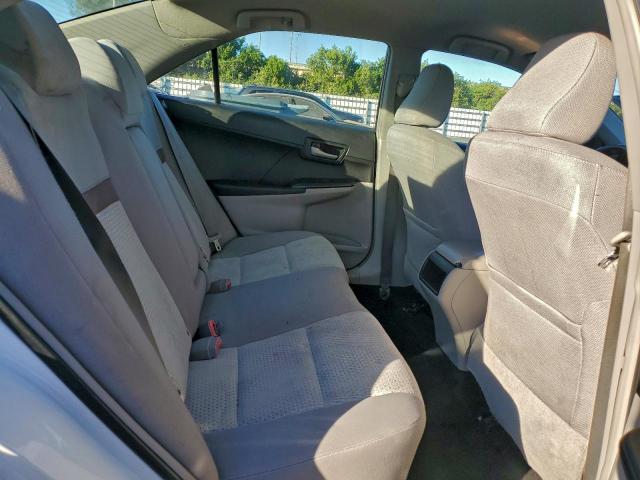 Toyota Camry Base Image 9