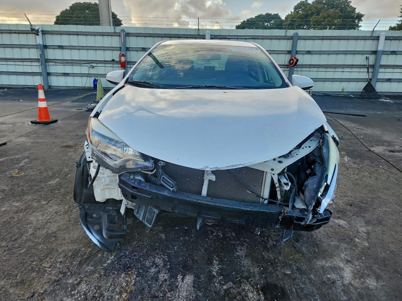 Toyota Corolla L Image 3