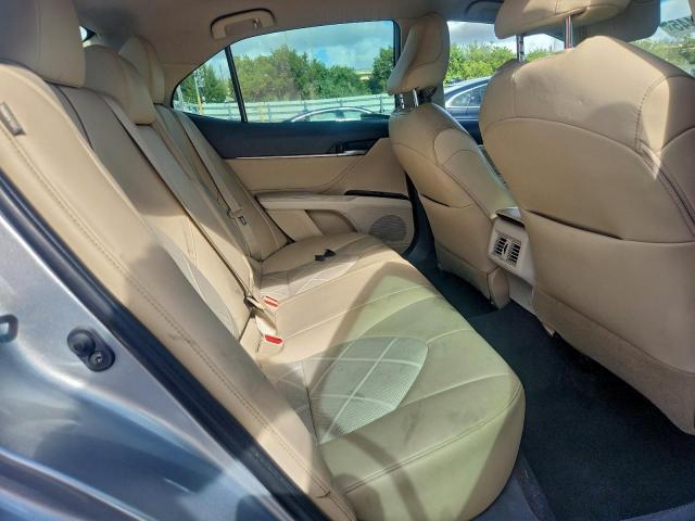 Toyota Camry L Image 4