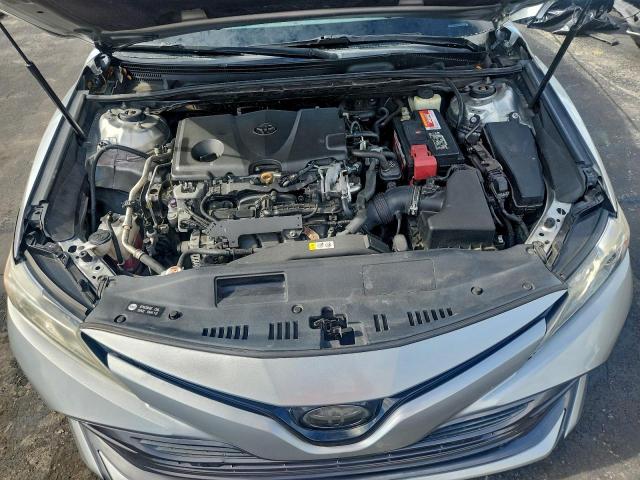 Toyota Camry L Image 11