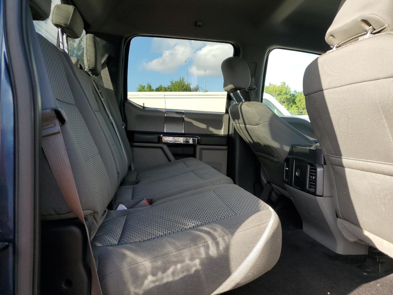 Ford F-150 Supercrew Image 6