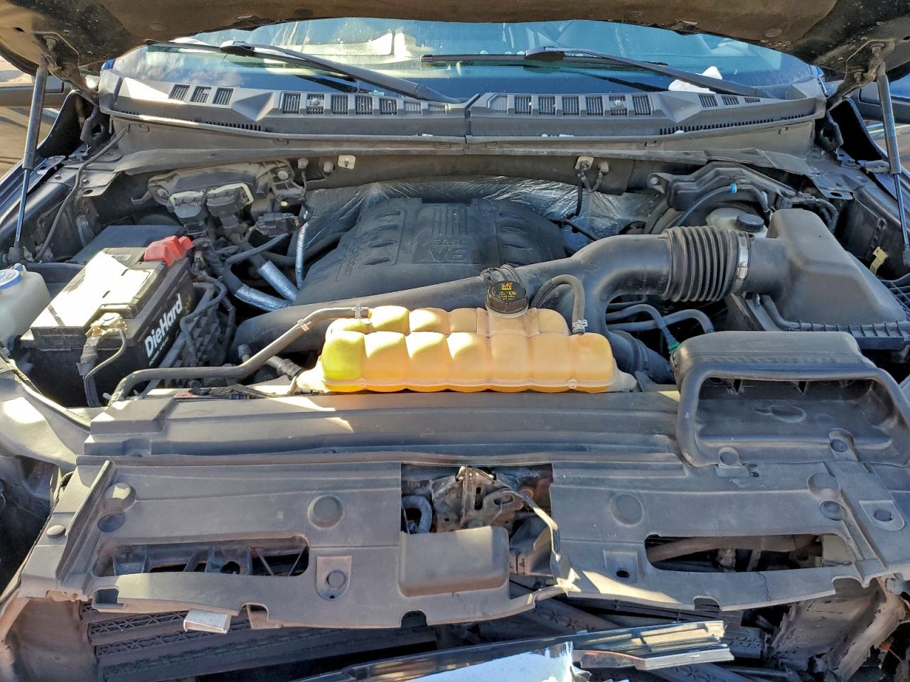 Ford F-150 Supercrew Image 11