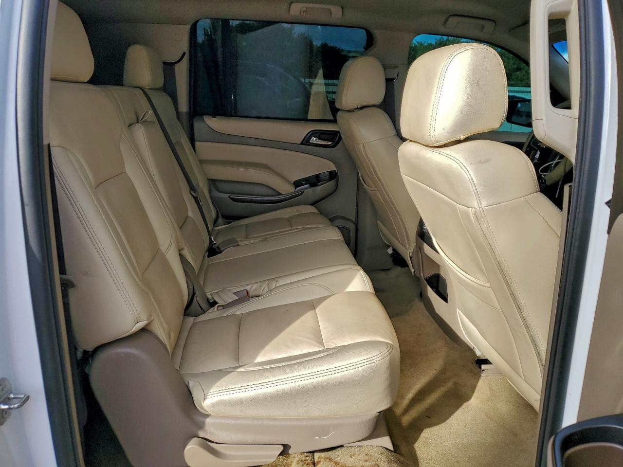 Chevrolet Suburban C1500 Lt Image 11