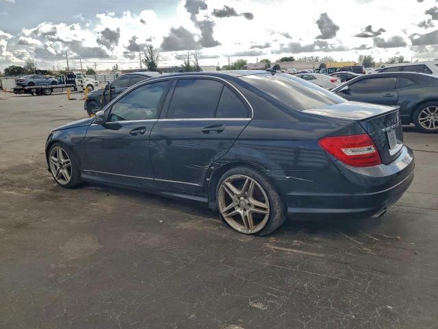 Mercedes-Benz C-Class 300 4matic Image 2