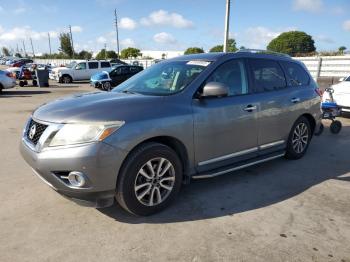  Salvage Nissan Pathfinder