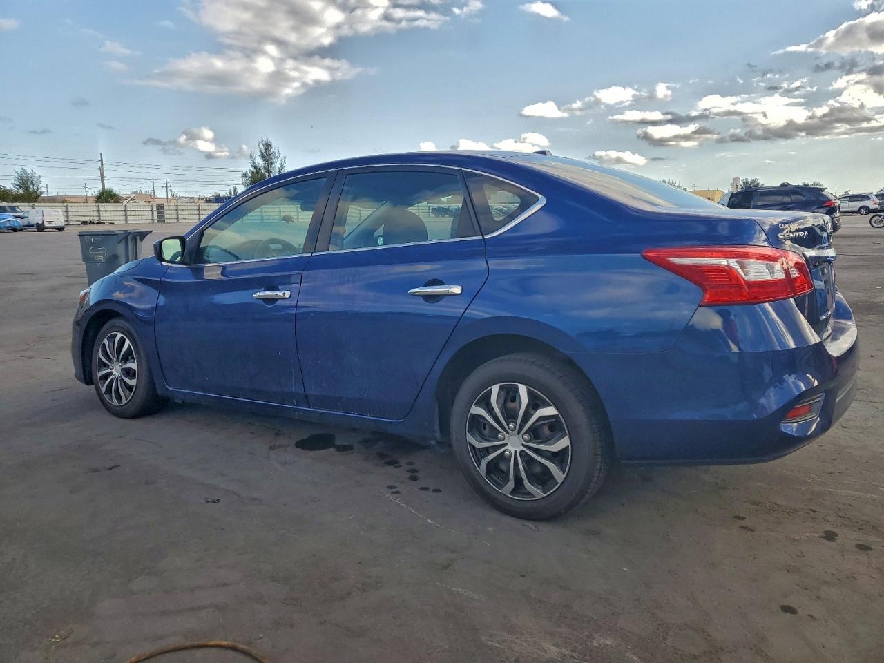 Nissan Sentra S Image 10