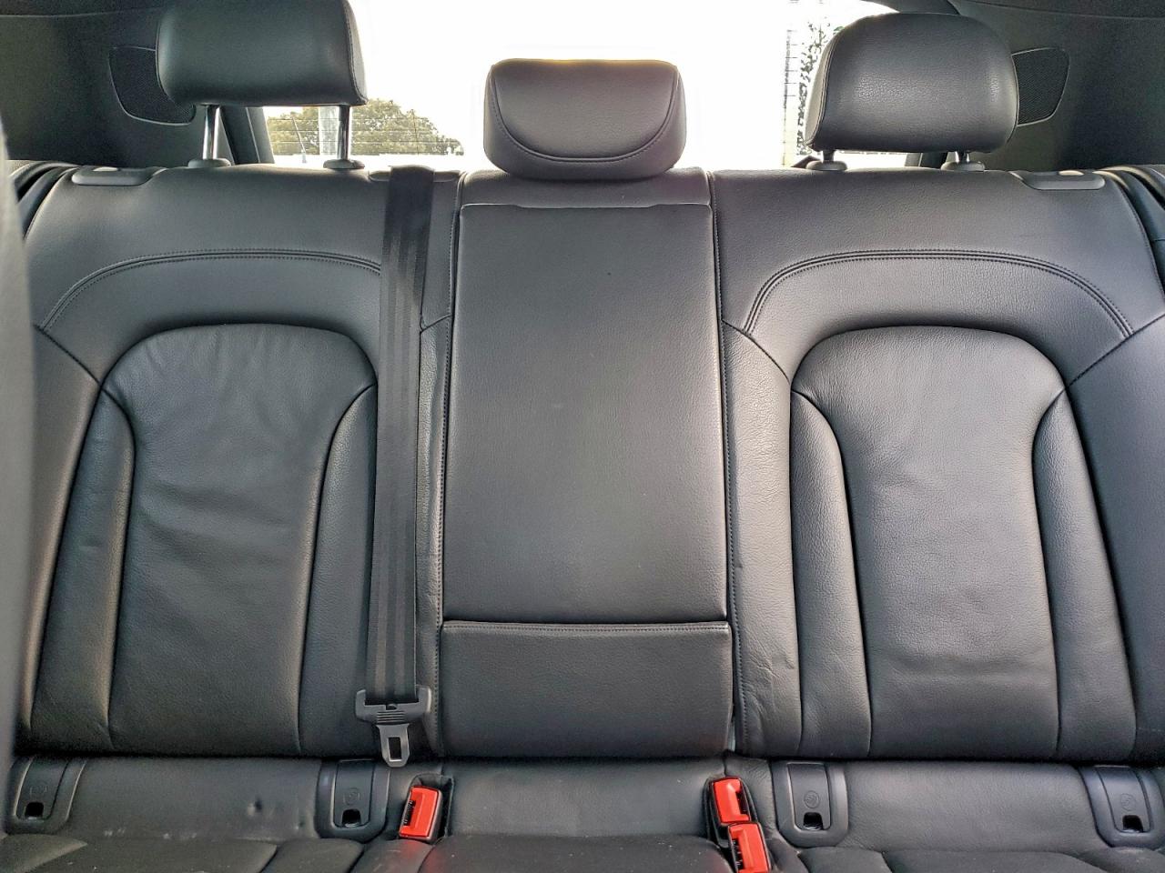 Audi Q3 Premium Image 13