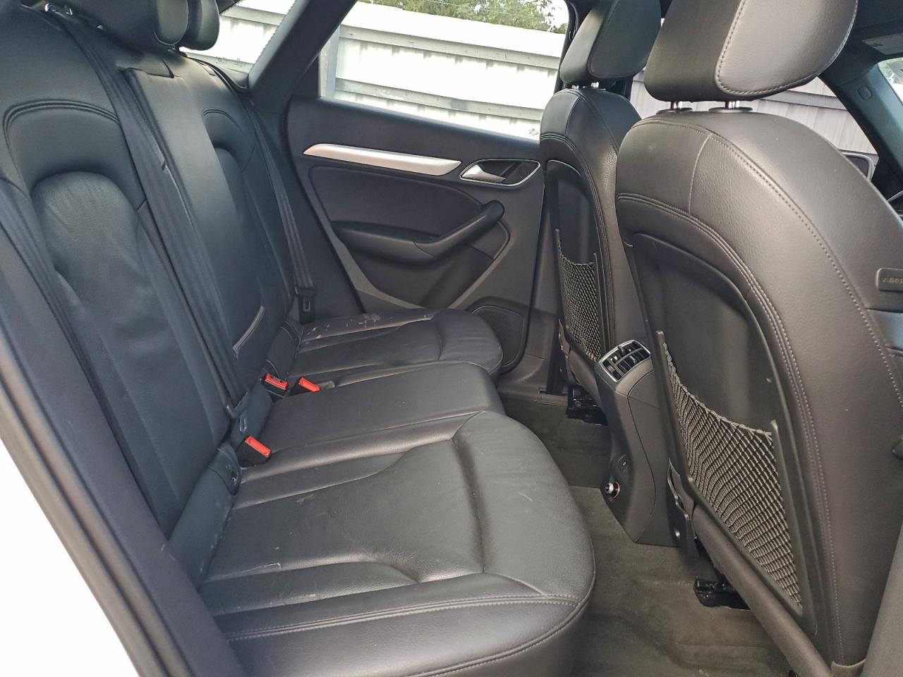 Audi Q3 Premium Image 10