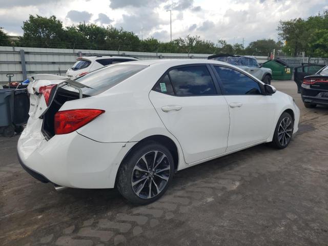 Toyota Corolla L Image 3