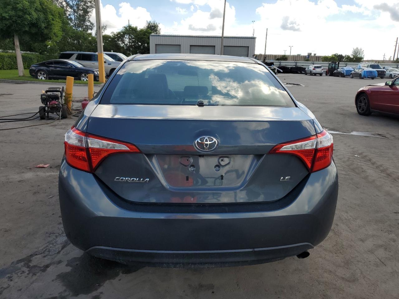 Toyota Corolla L Image 7