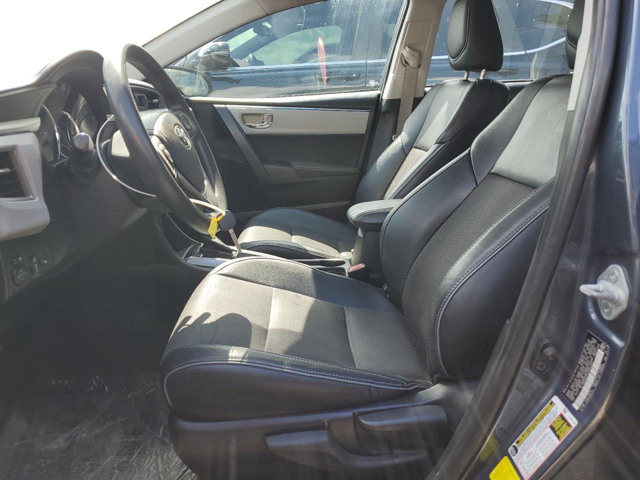 Toyota Corolla L Image 10