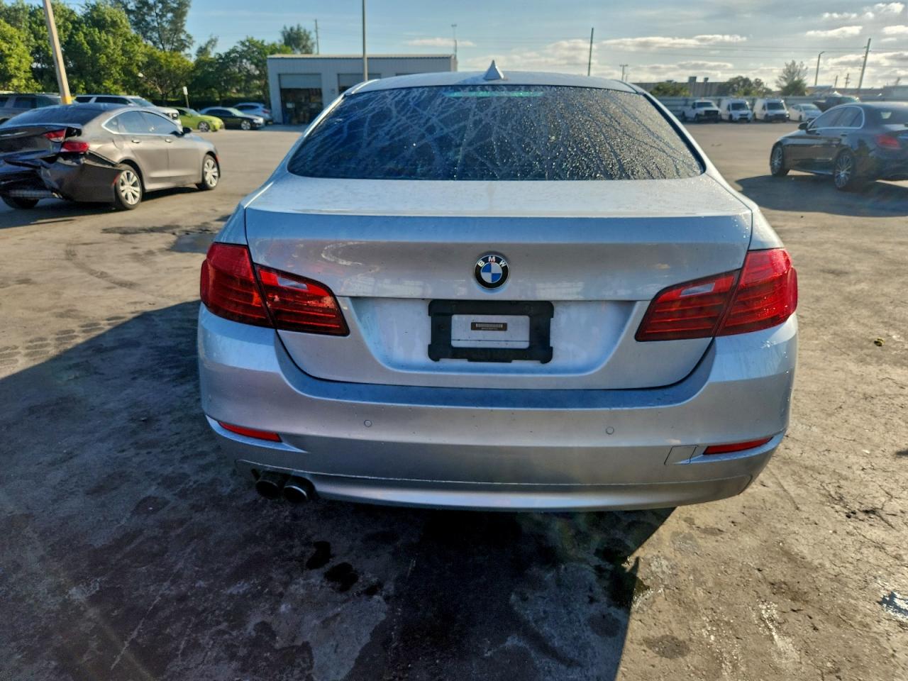 BMW 5 Series I Image 3