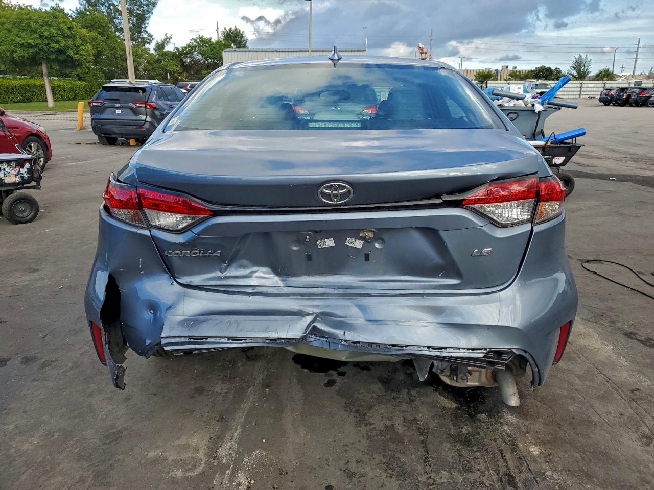 Toyota Corolla Le Image 9