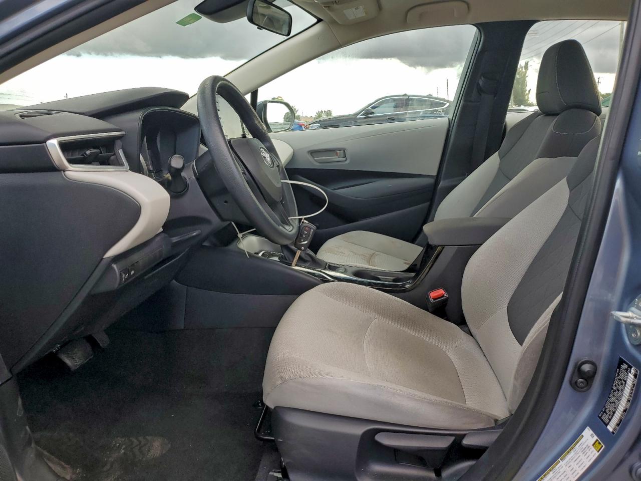 Toyota Corolla Le Image 8