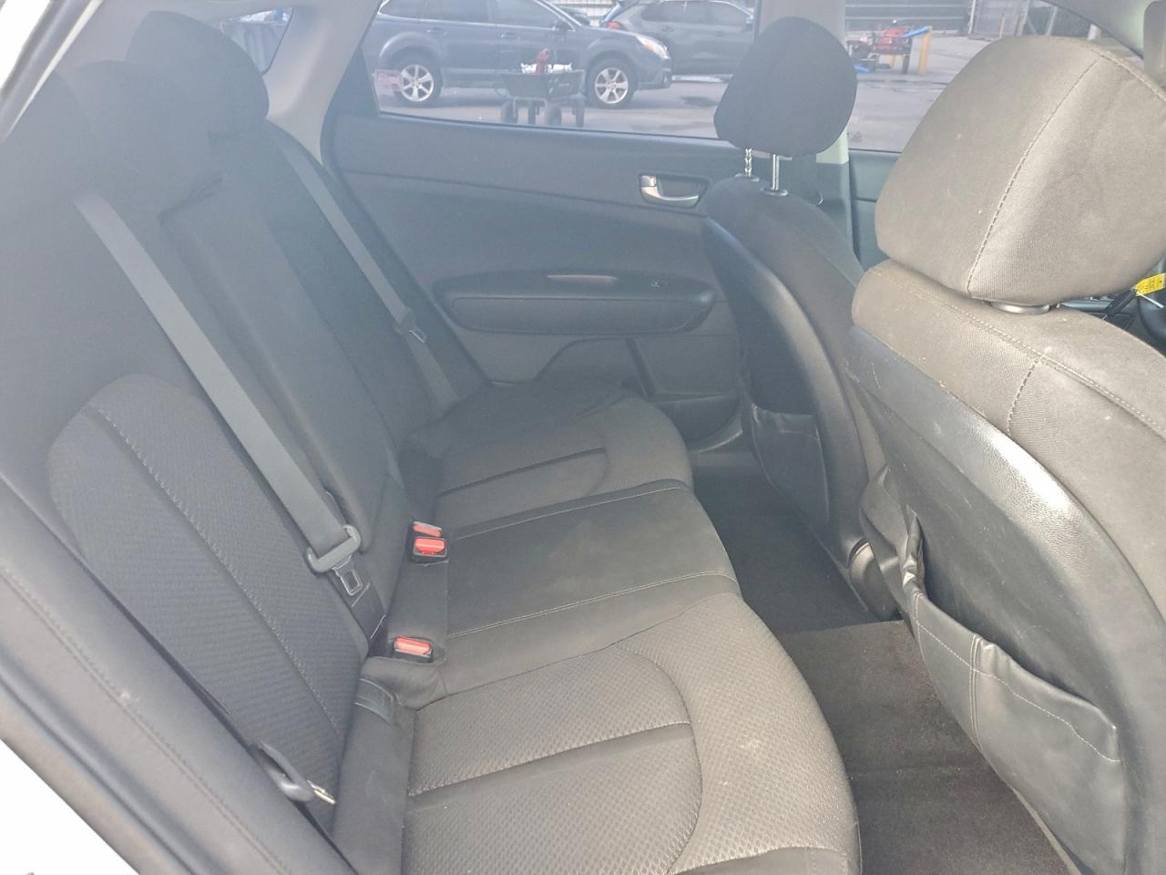 Kia Optima Lx Image 7