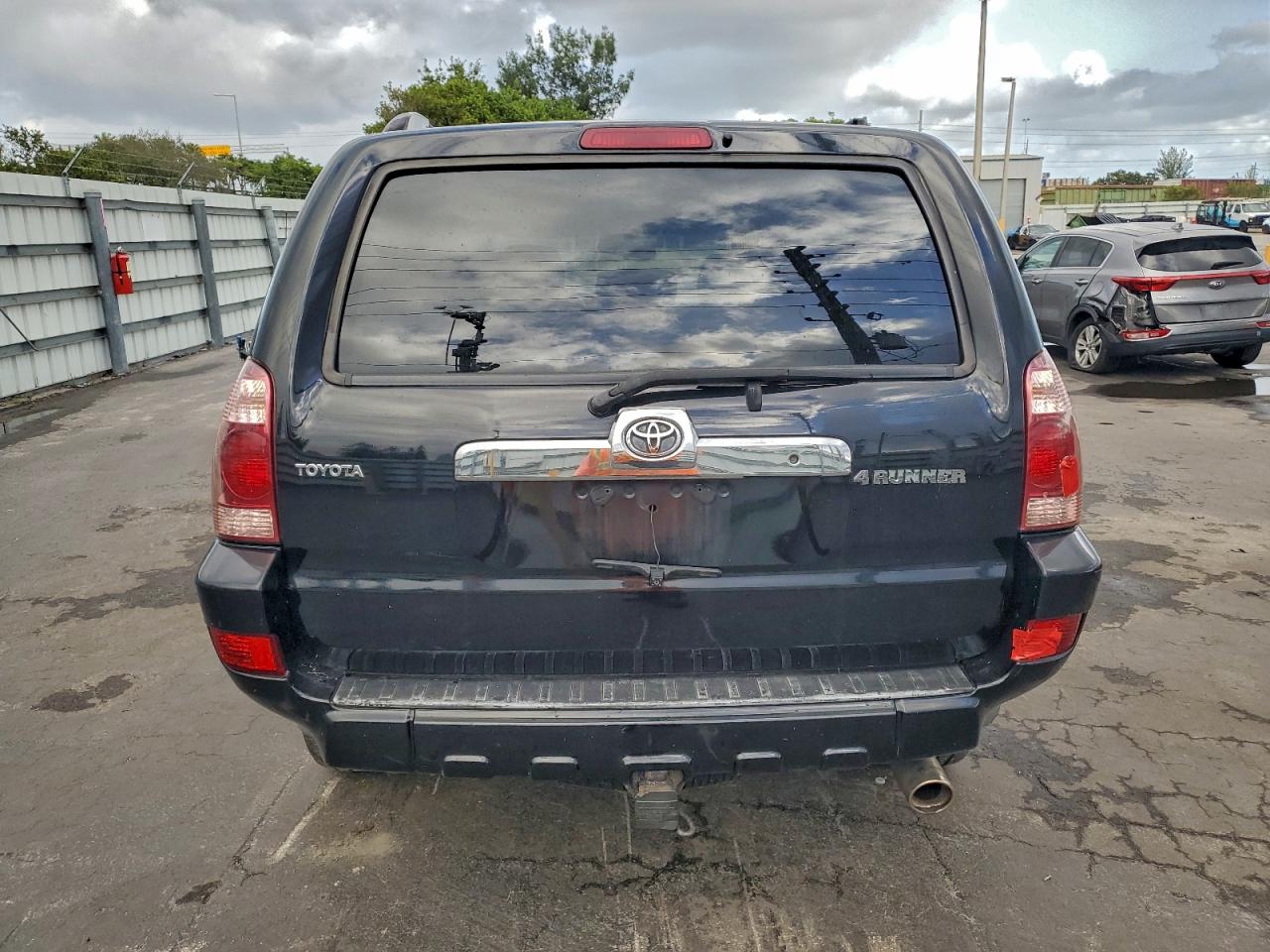 Toyota 4Runner Sr5 Image 4